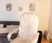 katherin_ds is a 40 year old female webcam sex model.